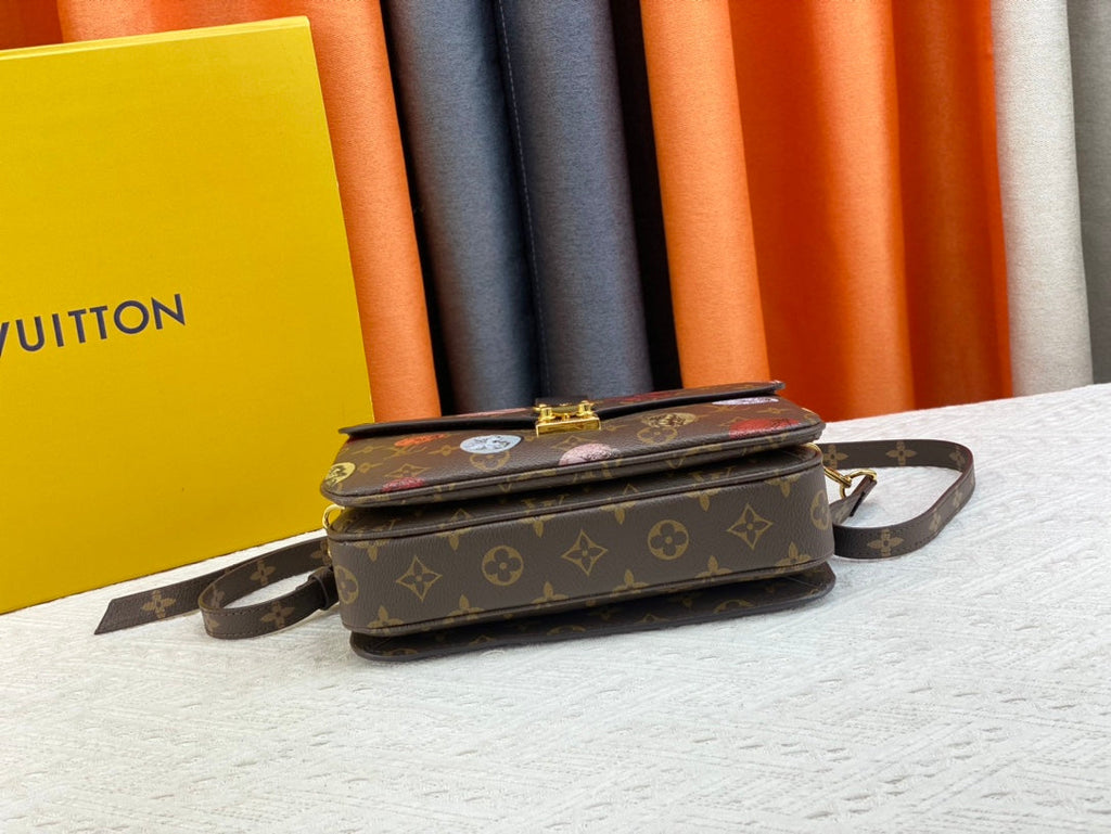 EN - Luxury Bags LUV 813