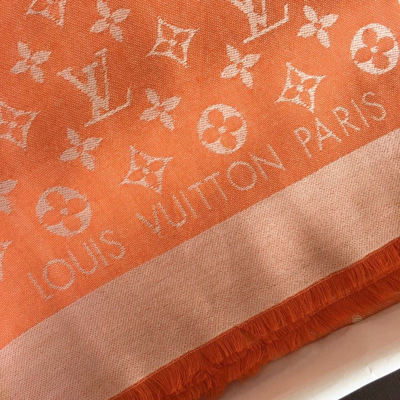 EN - Luxury LUV  Scarf 025