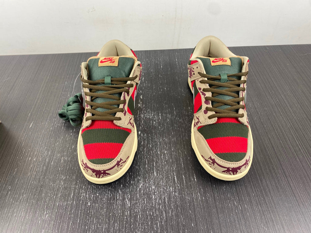 Designer SB Dunk Low Ã¢â‚¬Å“Freddy KruegerÃ¢â‚¬Â