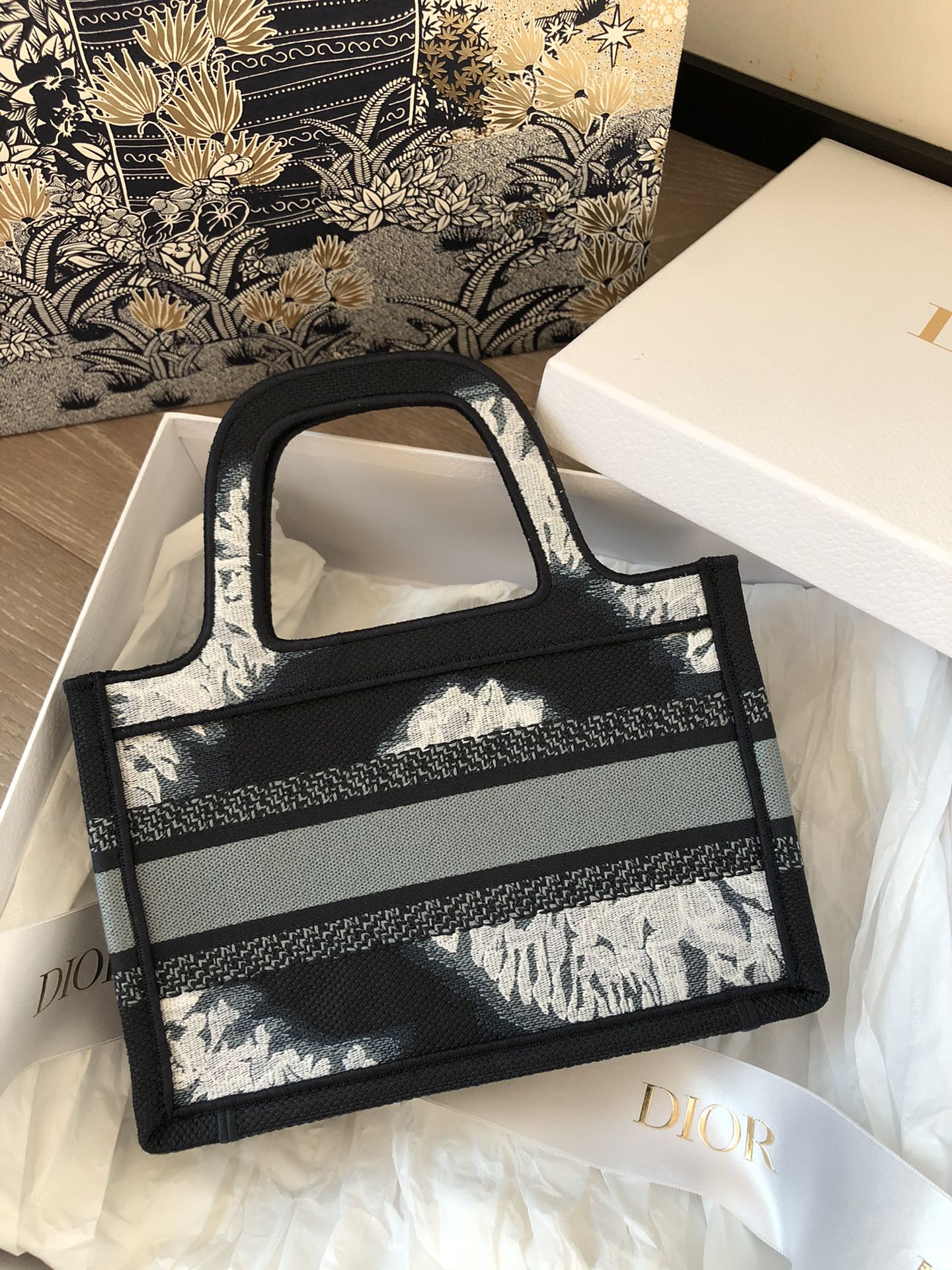 GLAMI Mini Book Tote Black For Women 9in/23cm CD