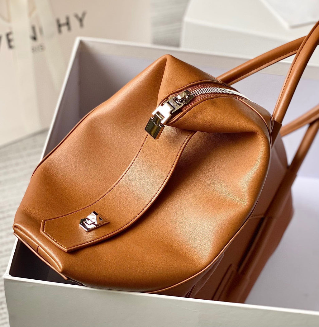 gv Small Antigona Soft Bag Pumpkin For Women, Handbags, Shoulder Bags 17.7in/45cm GVCÃ‚Â 