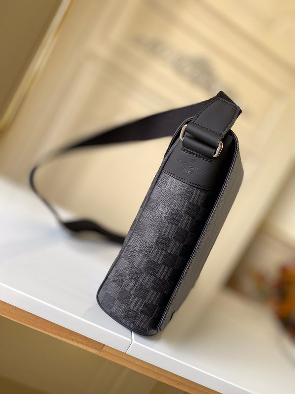 LOV2 Bags - Luxurious Bags  1674