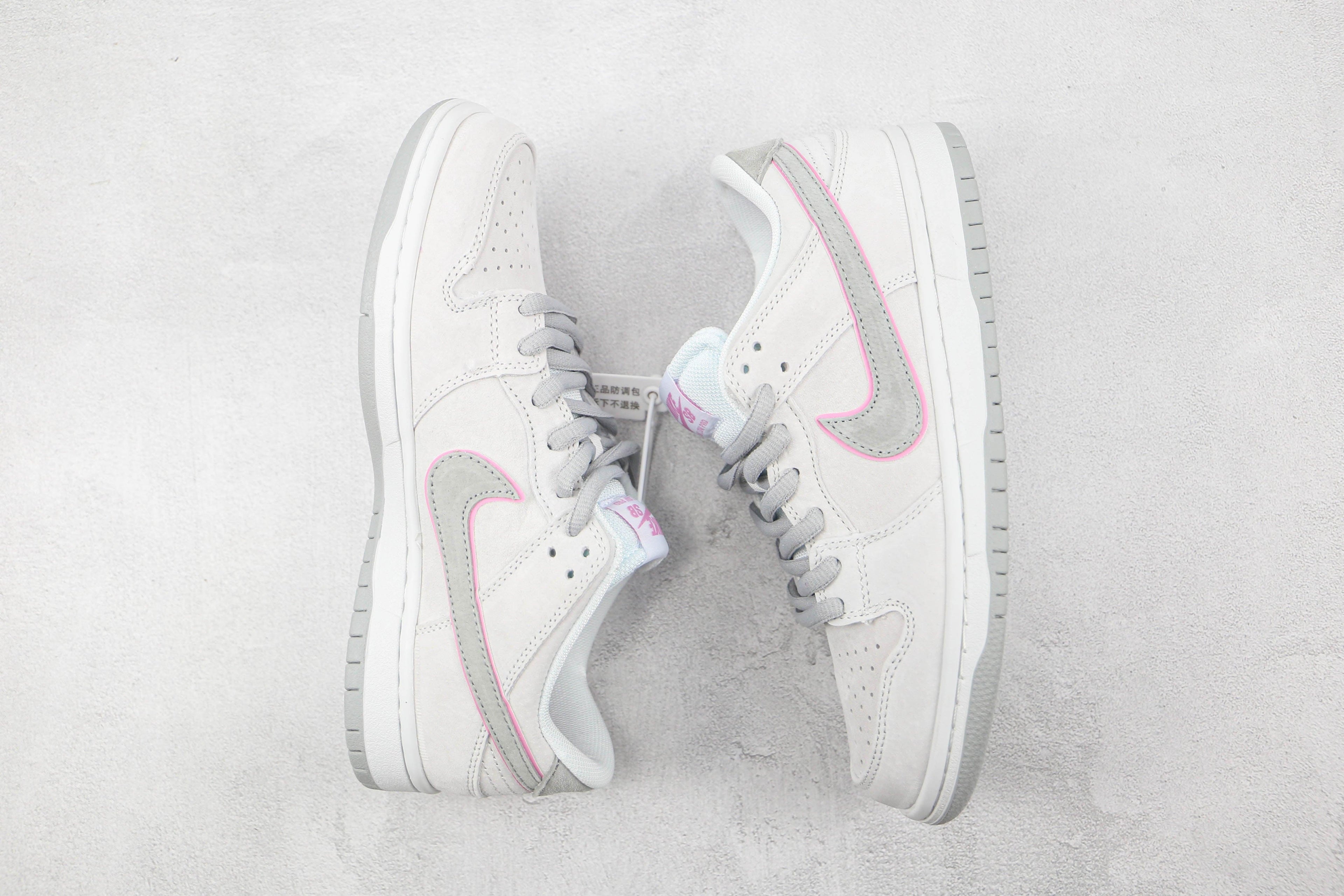 Designer SB Zoom Dunk Low Pro IW