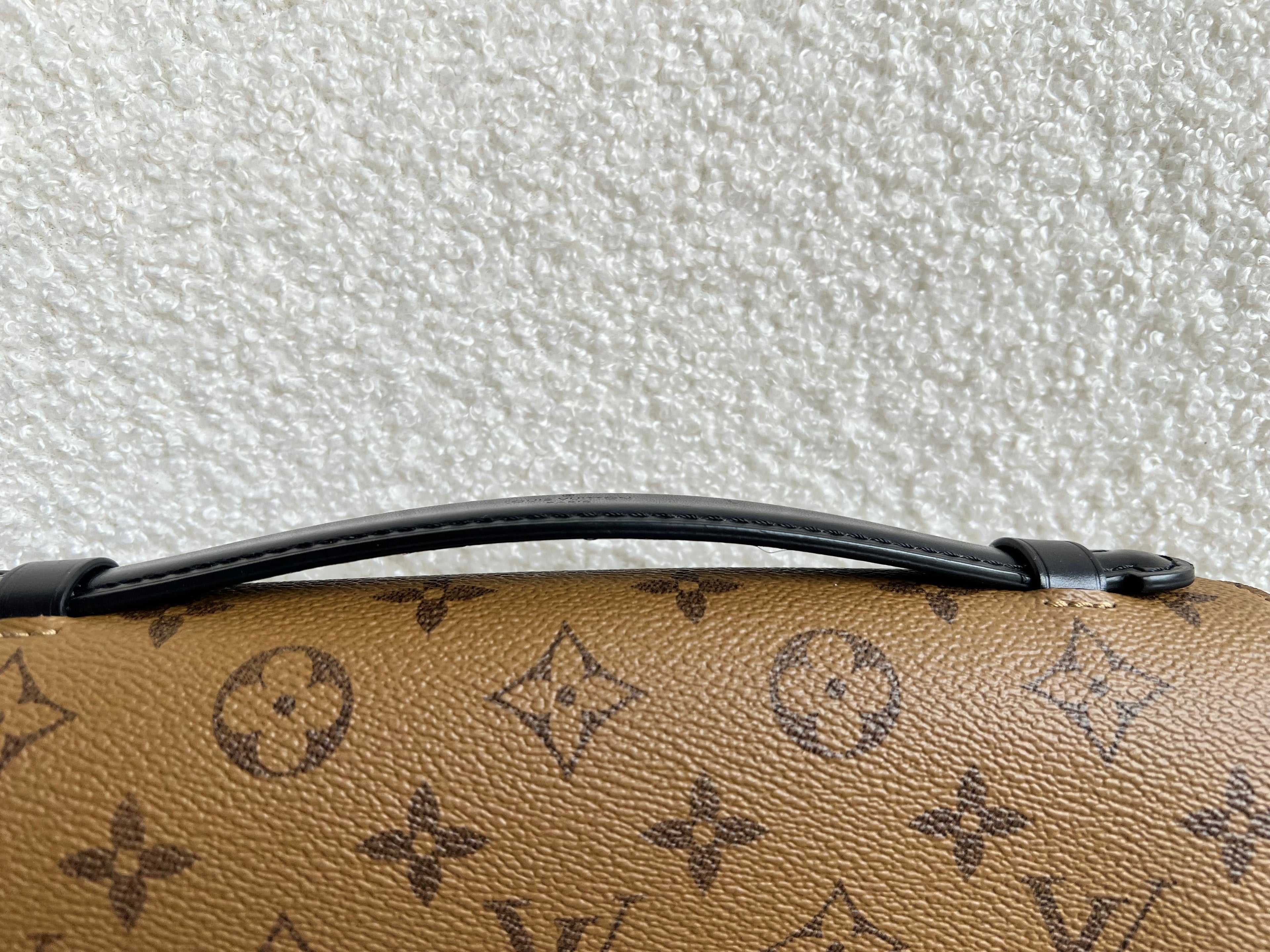 Louis Vuitton Pochette Metis Reverse Monogram (RRP £1,970)
