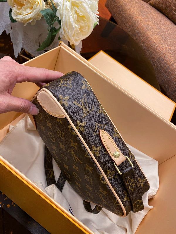 LOV2 Bags - Luxurious Bags  2601