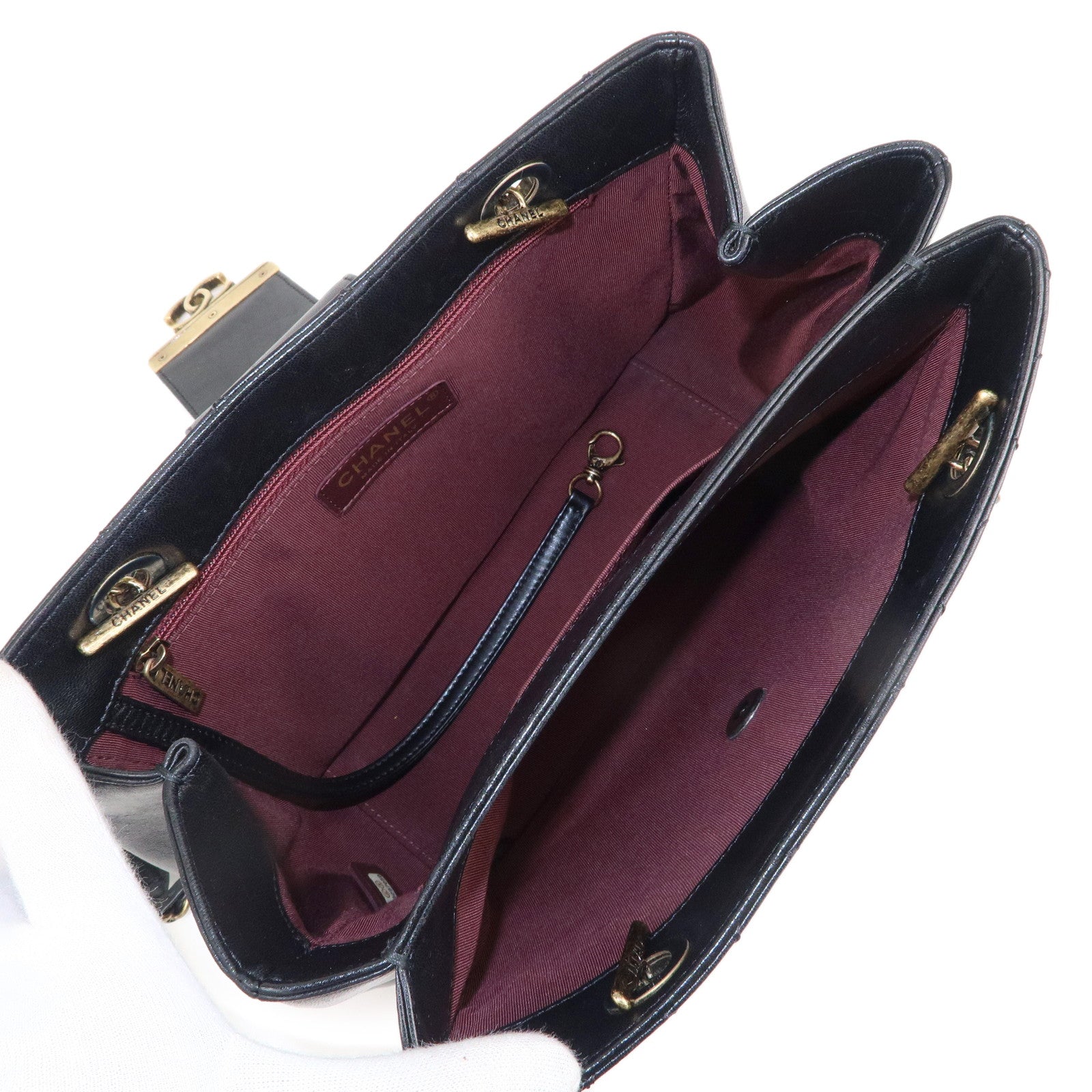 CHANEL Matelasse Lamb Skin Vintage Chain Shoulder Bag Black