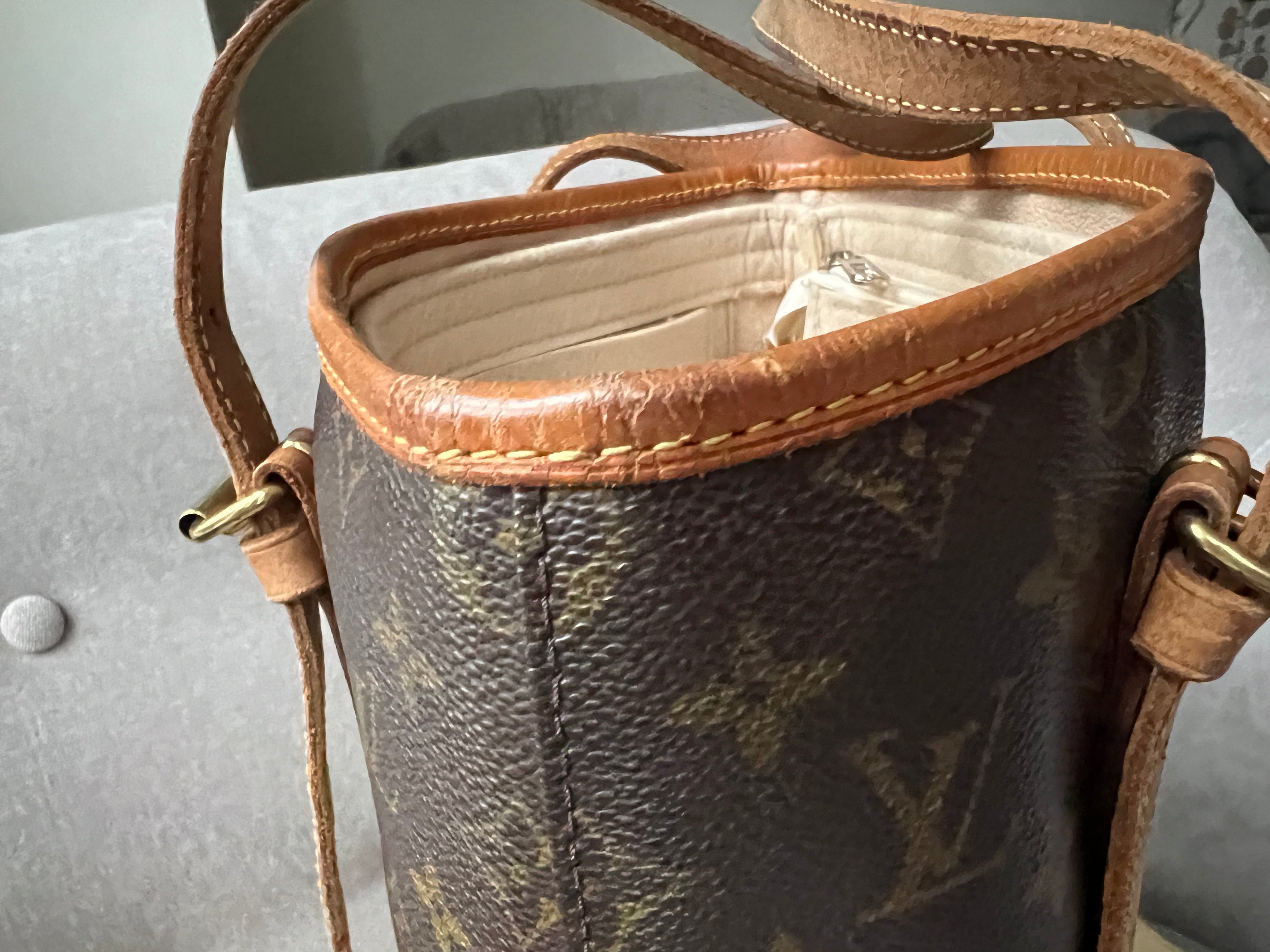 Louis Vuitton Monogram Vintage Bucket Bag GM