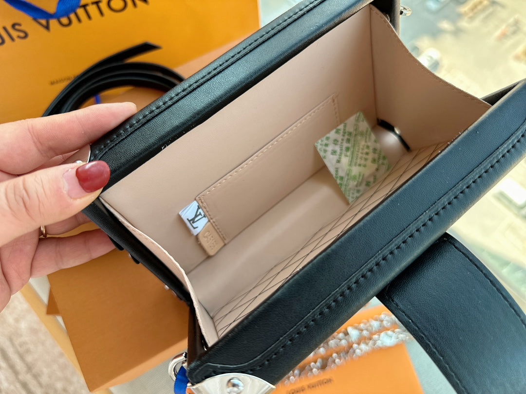 EN - Luxury Bags LUV 726