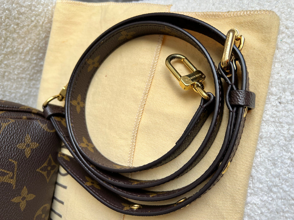 Louis Vuitton Pochette Metis Monogram (RRP £1,970)
