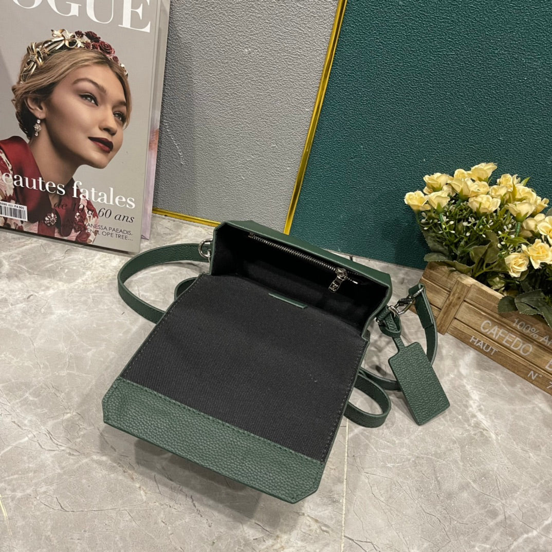 EN - Luxury Bags LUV 870