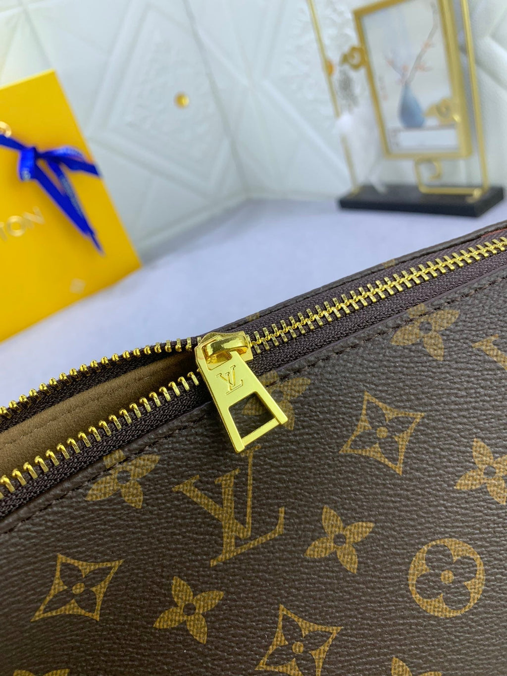 EN - Luxury Bags LUV 880