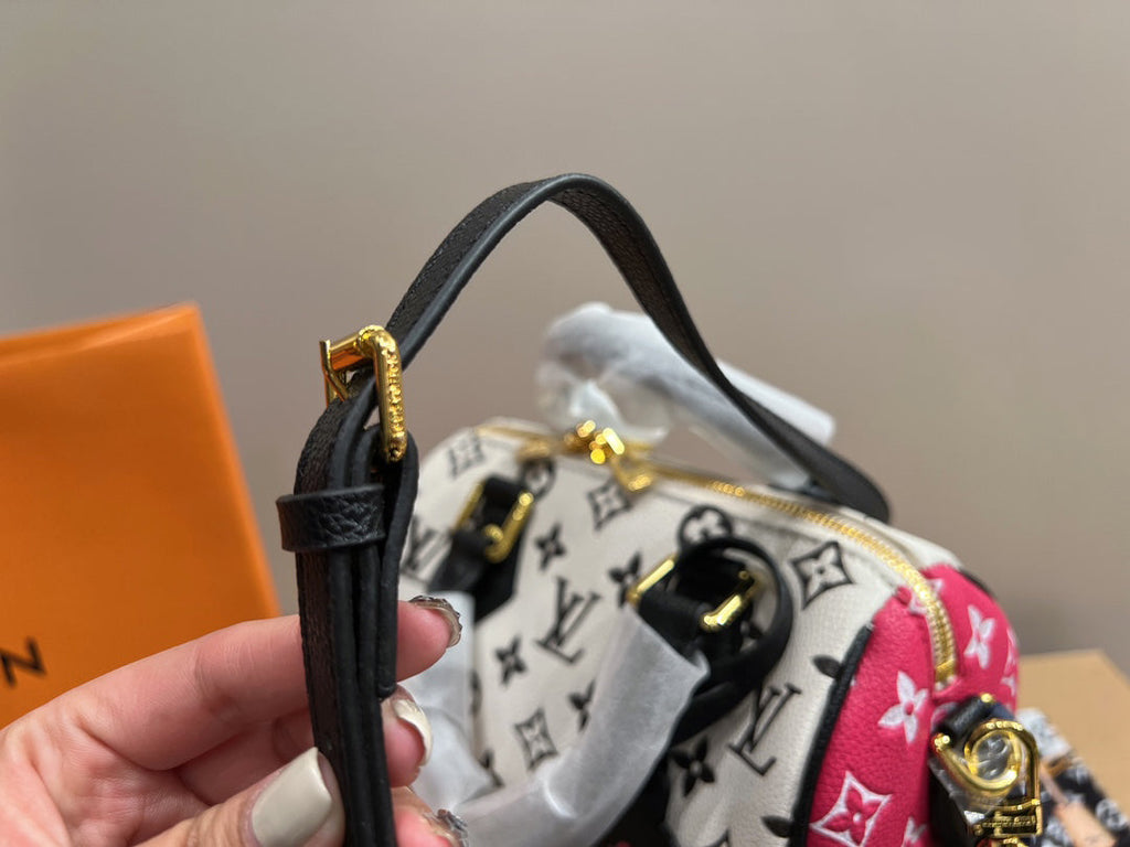 EN - Luxury Bags LUV 733