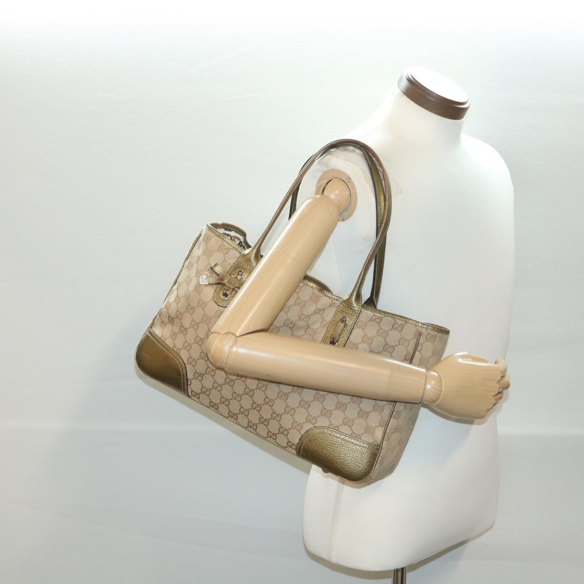 GUCCI GG Canvas Shoulder Bag Beige Gold 163805 38395