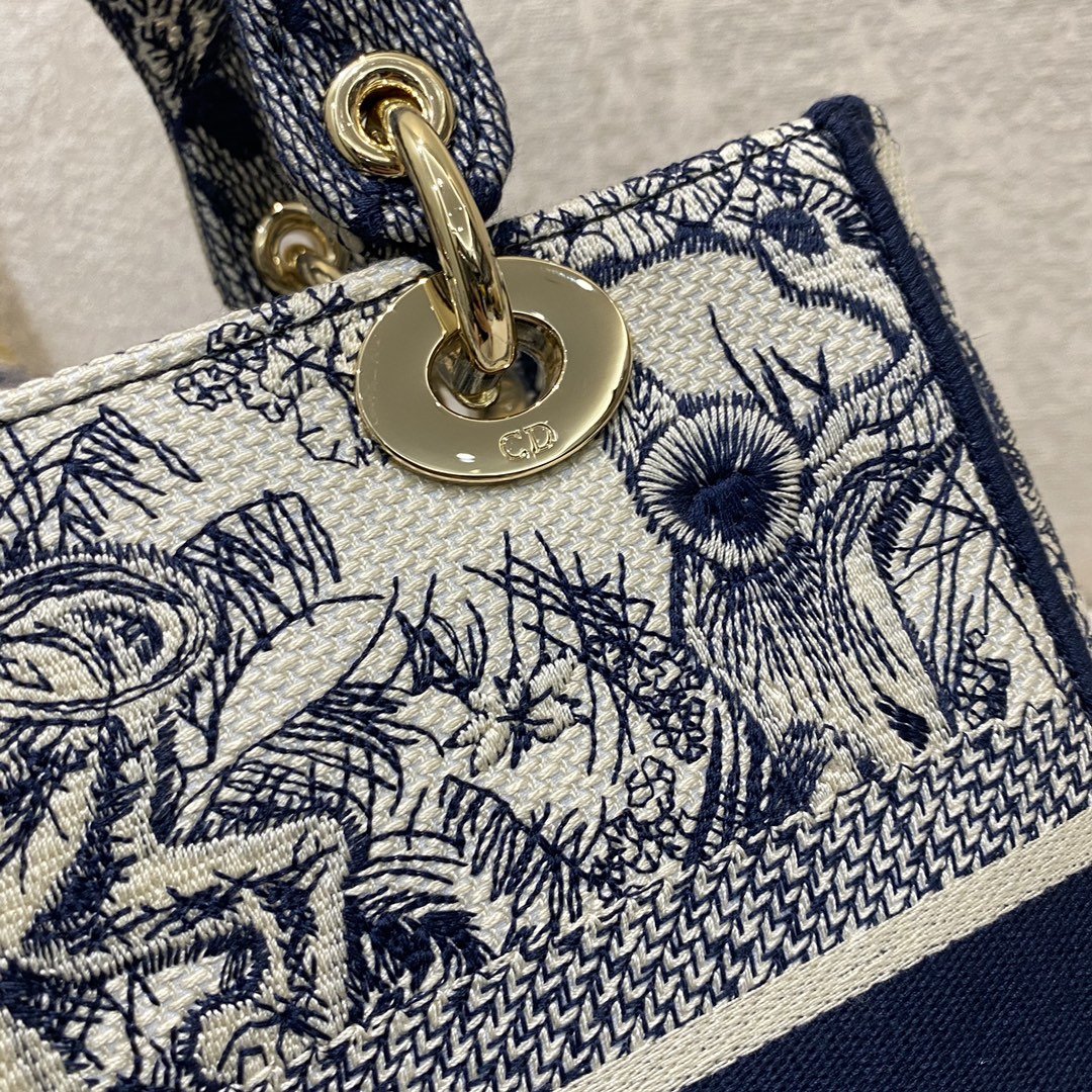 GLAMI MeGLAMIum Lady D-Lite Bag Blue Toile de Jouy Reverse Embroidery, Blue Handbags, Crossbody Bags, 24cm CD M0565ORGO_M928
