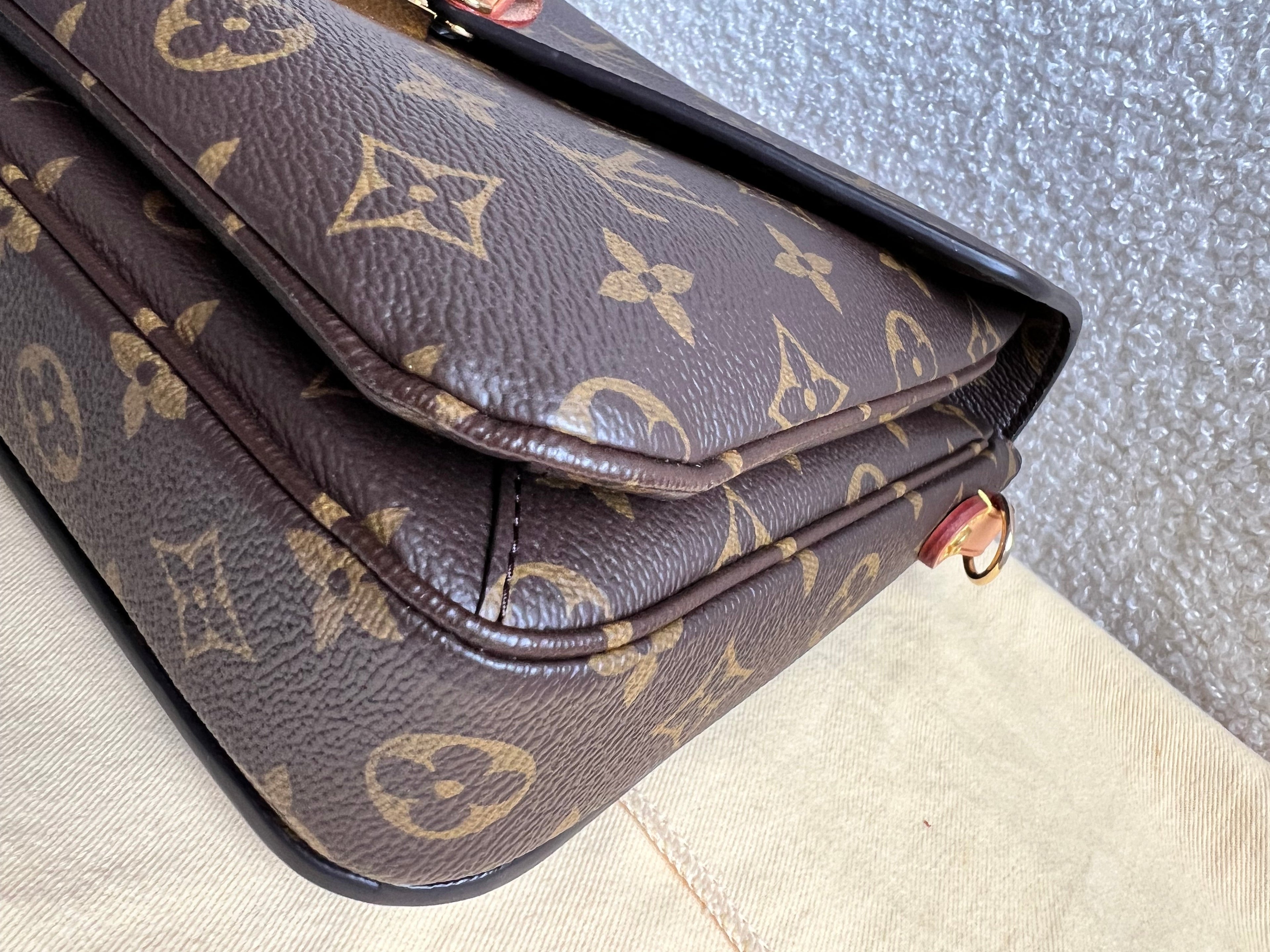 Louis Vuitton Pochette Metis Monogram (RRP £1,970)