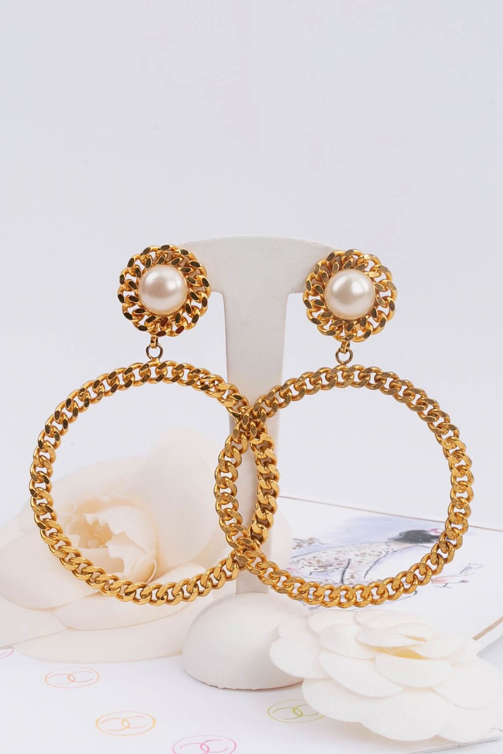Boucles d'oreilles dorées Chanel