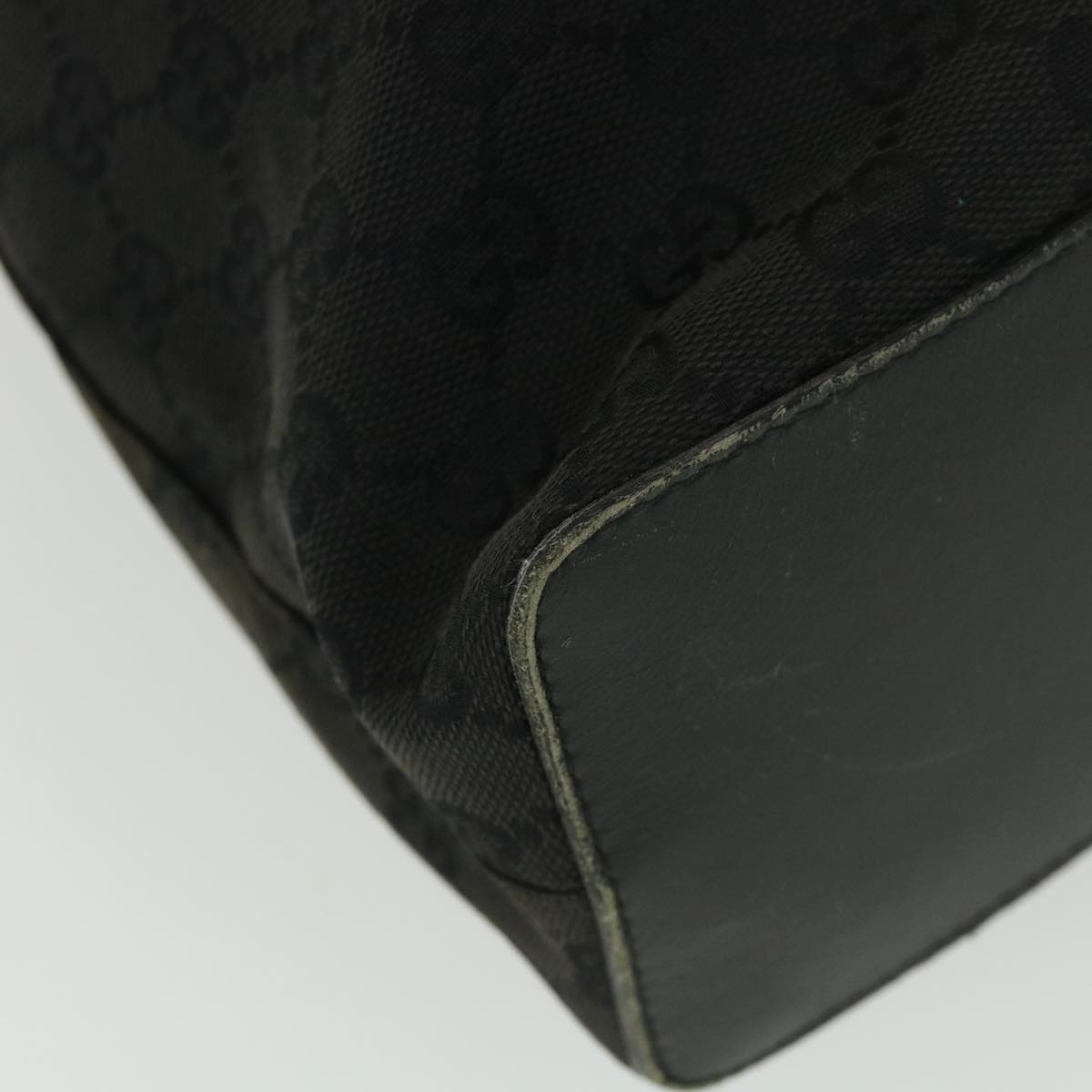 GUCCI GG Canvas Shoulder Bag Black 90640 002404 39133