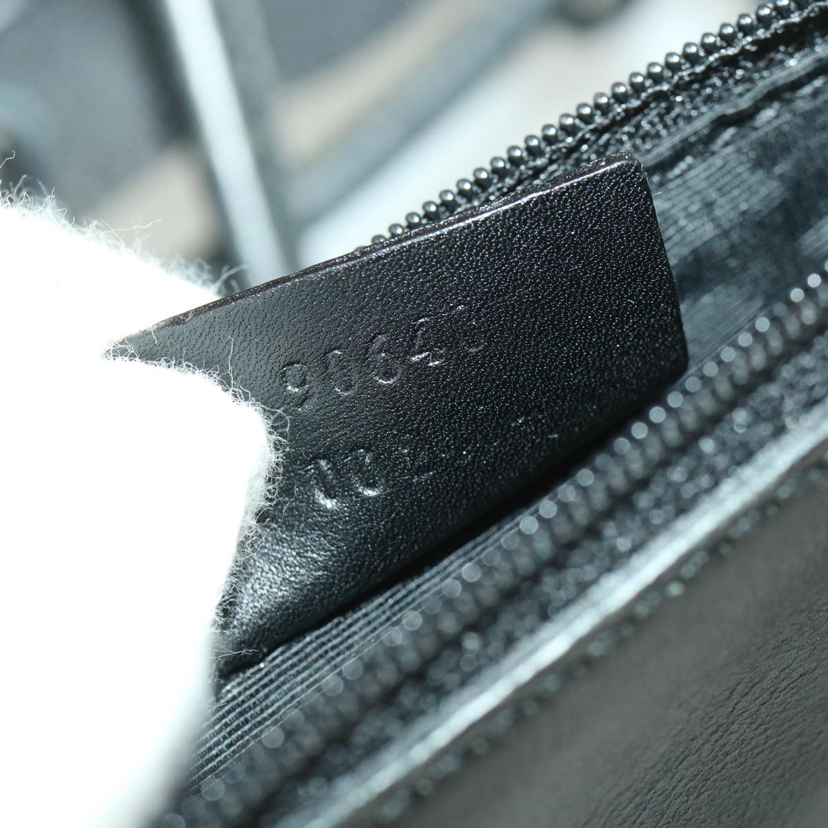 GUCCI GG Canvas Shoulder Bag Black 90640 002404 39133