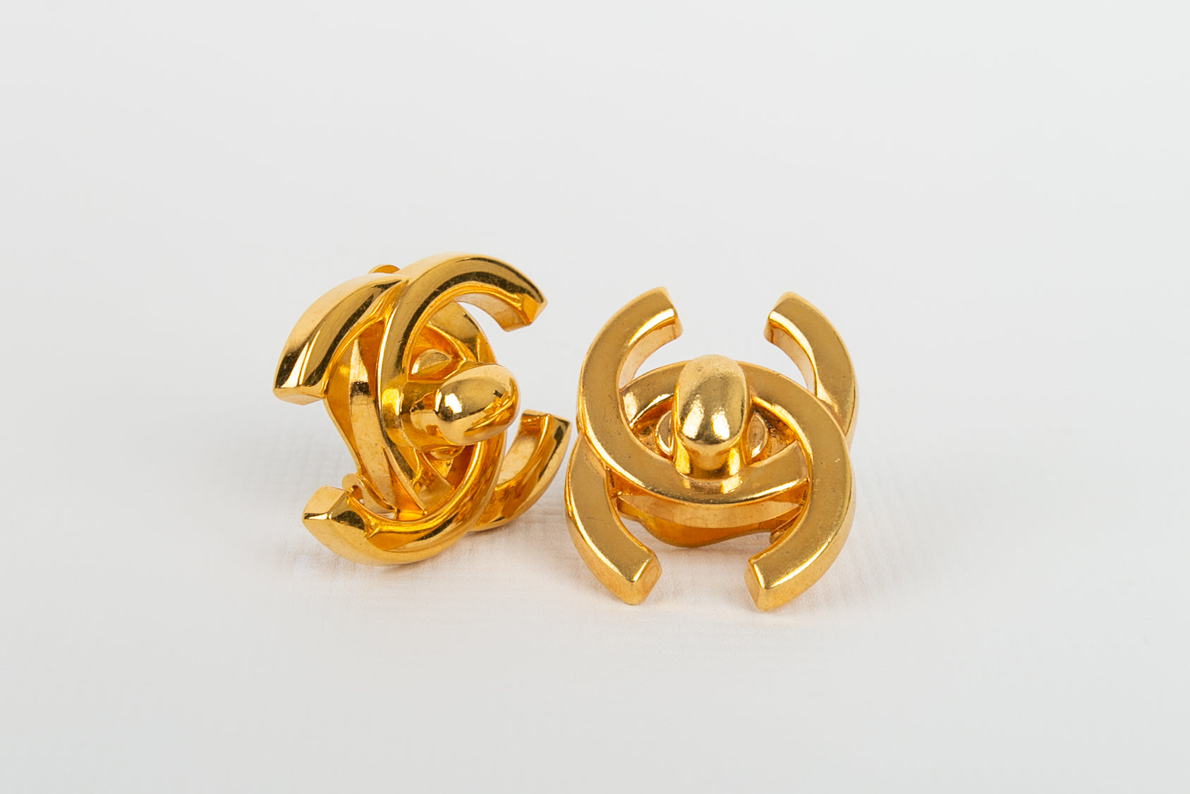 Boucles d'oreilles tourniquet Chanel
