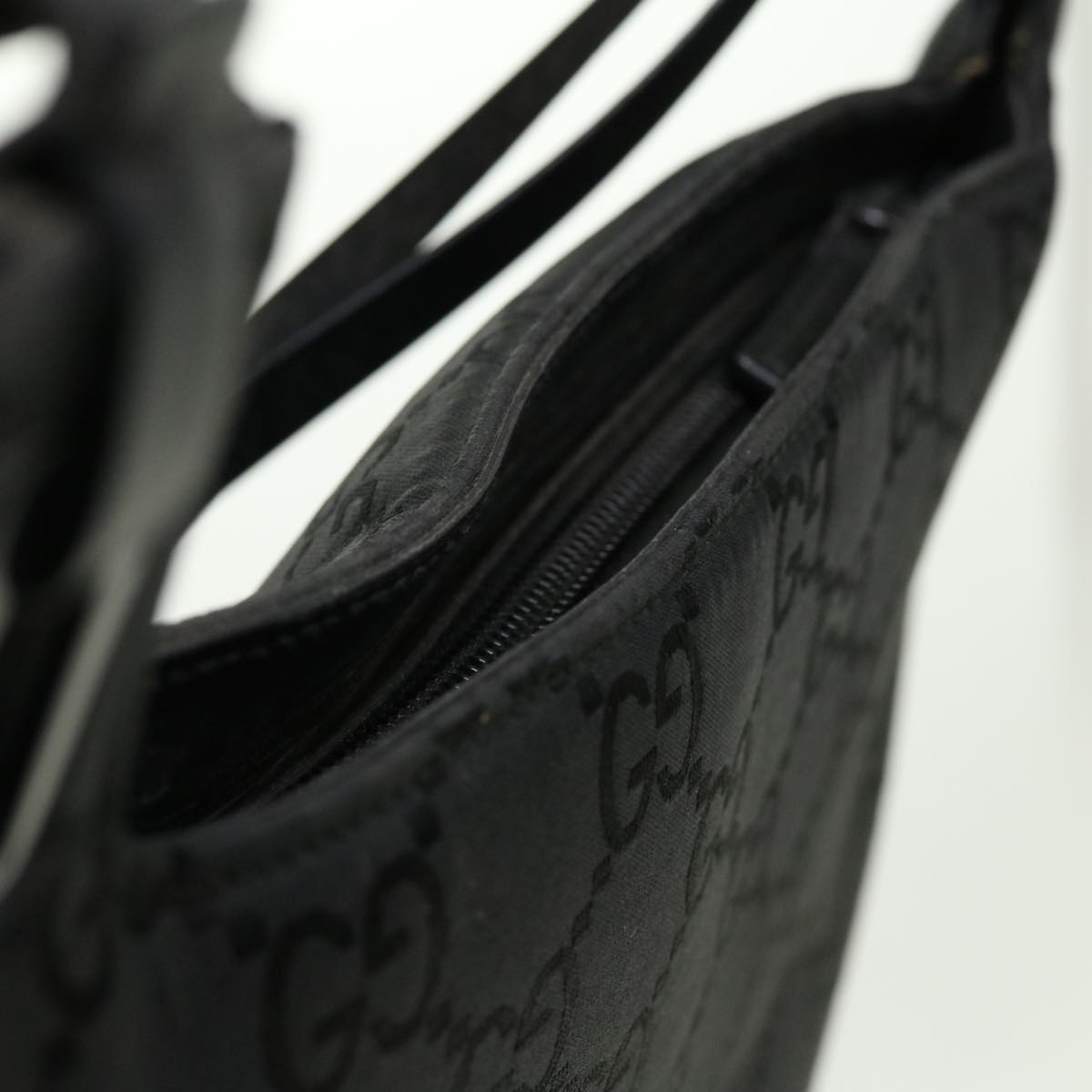 GUCCI GG Canvas Shoulder Bag Black 39778