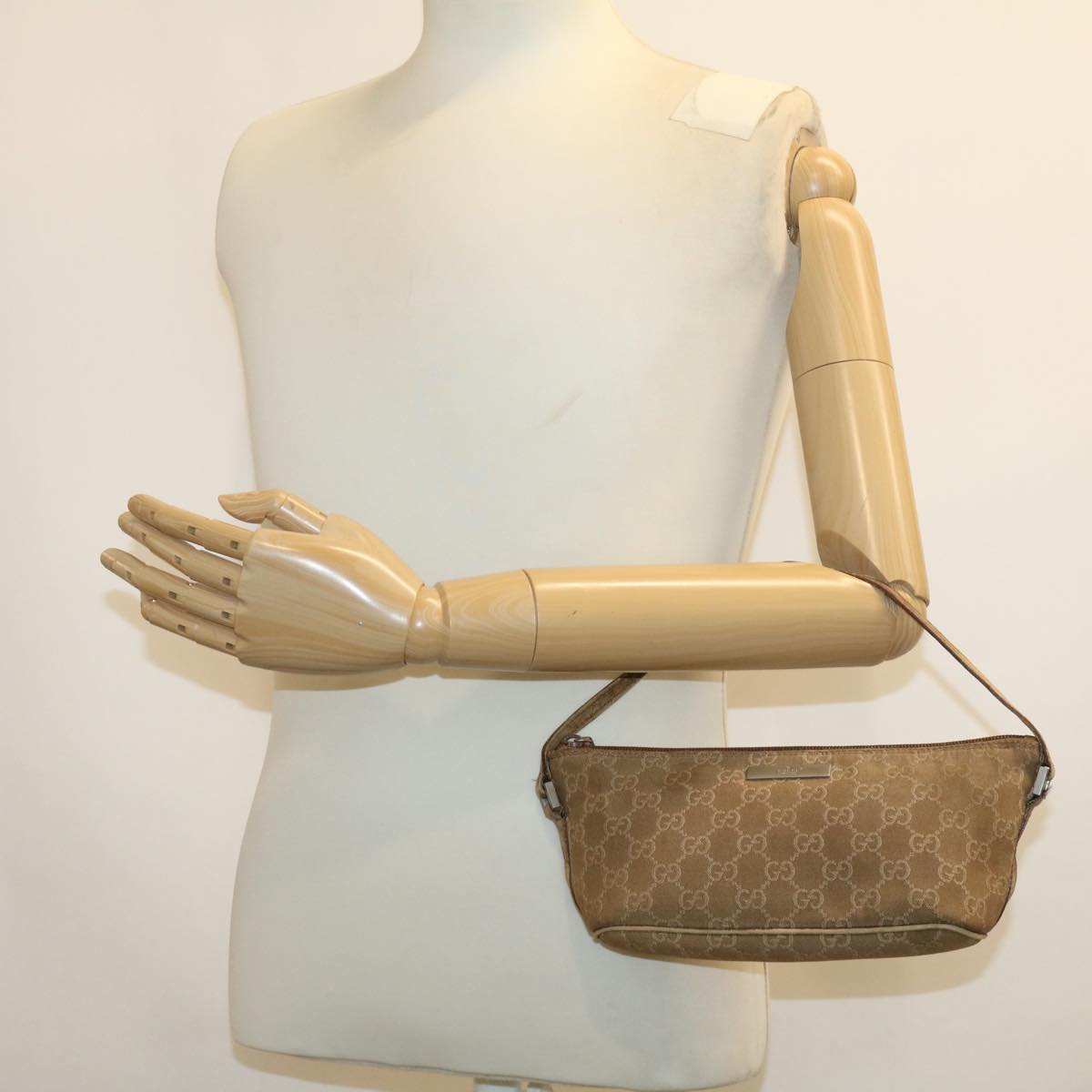 GUCCI GG Canvas Accessory Pouch Beige 0391103 39782