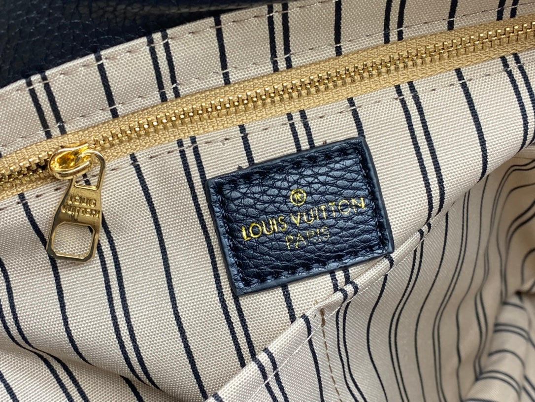 EN - Luxury Bags LUV 771