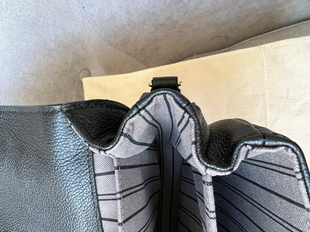 Louis Vuitton Pochette Metis Black Empreinte (RRP £2,110)