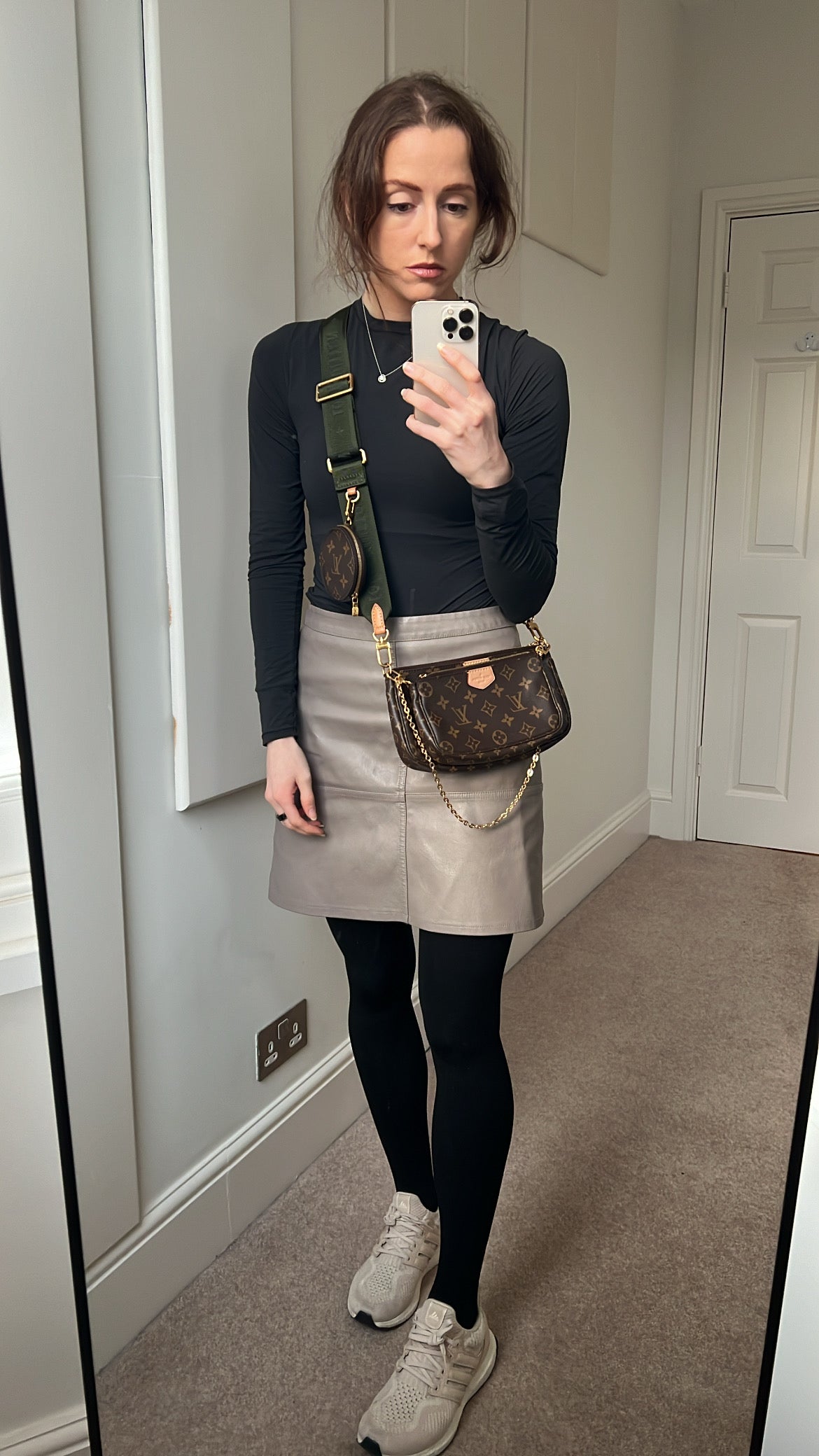 Louis Vuitton Multi Pochette Accessoires Khaki (RRP £1970)