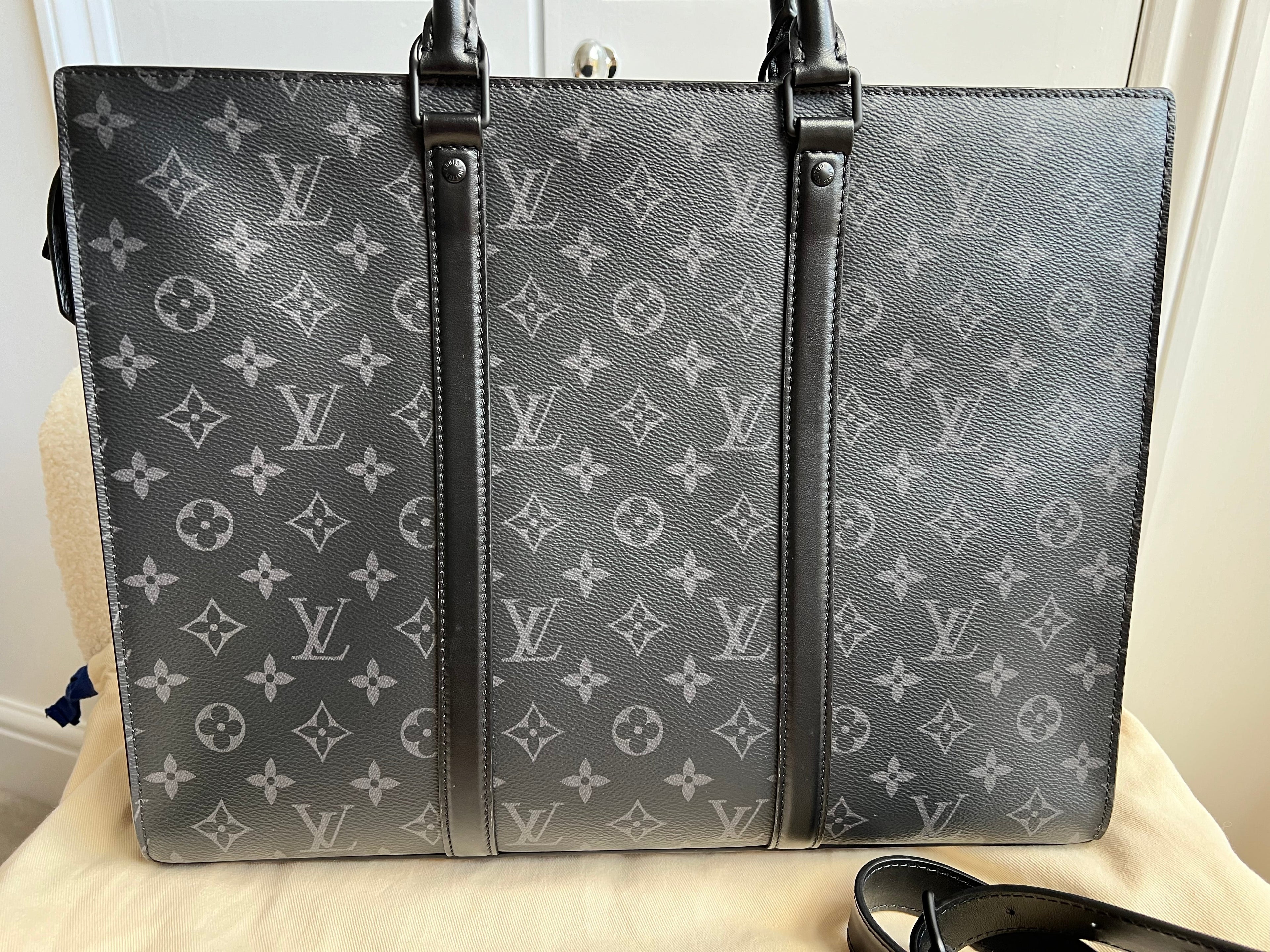Louis Vuitton Sac Plat Horizontal Zippe Monogram Eclipse (RRP £2060)