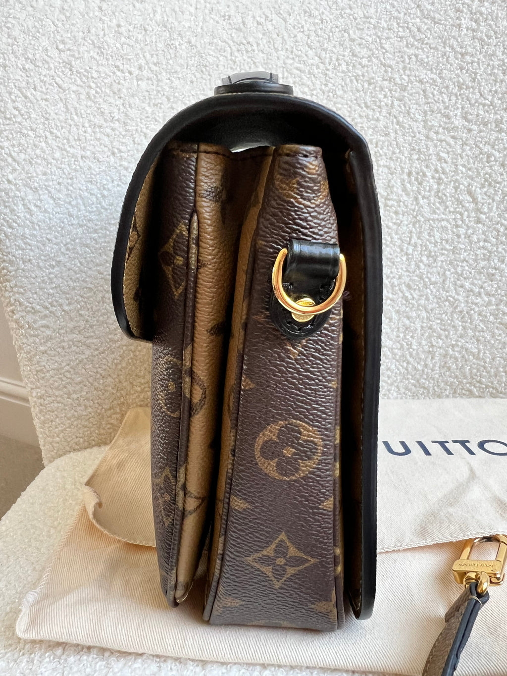 Louis Vuitton Pochette Metis Reverse Monogram (RRP £1,970)