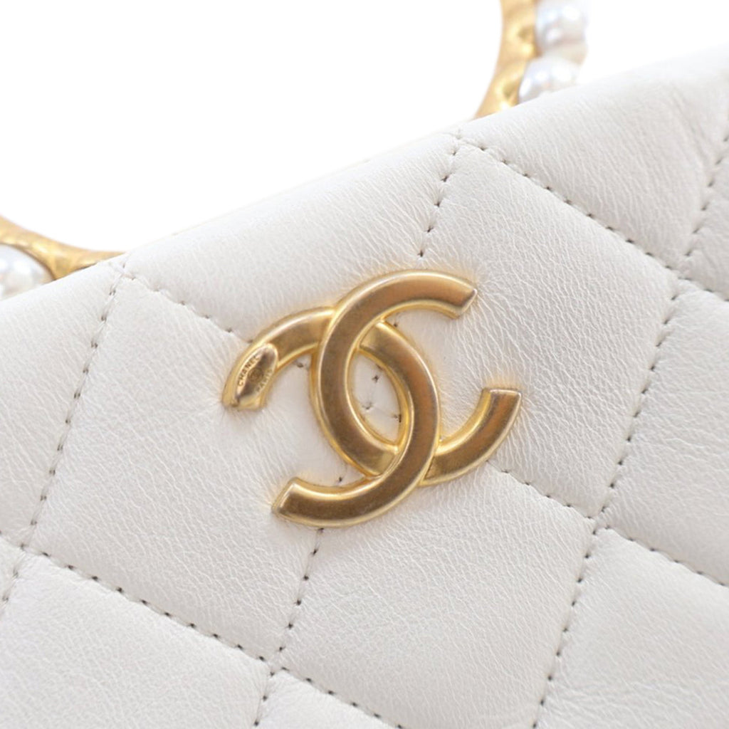 Chanel Quilted Lambskin Pearl Crown Handle Clutch Bag