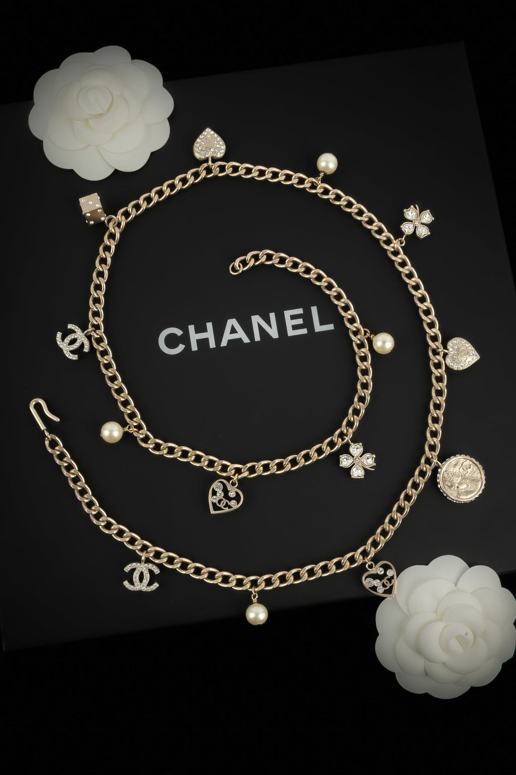 Collier charms Chanel