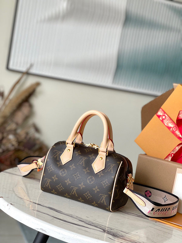 Fashion Lu-Vi bags - 4049