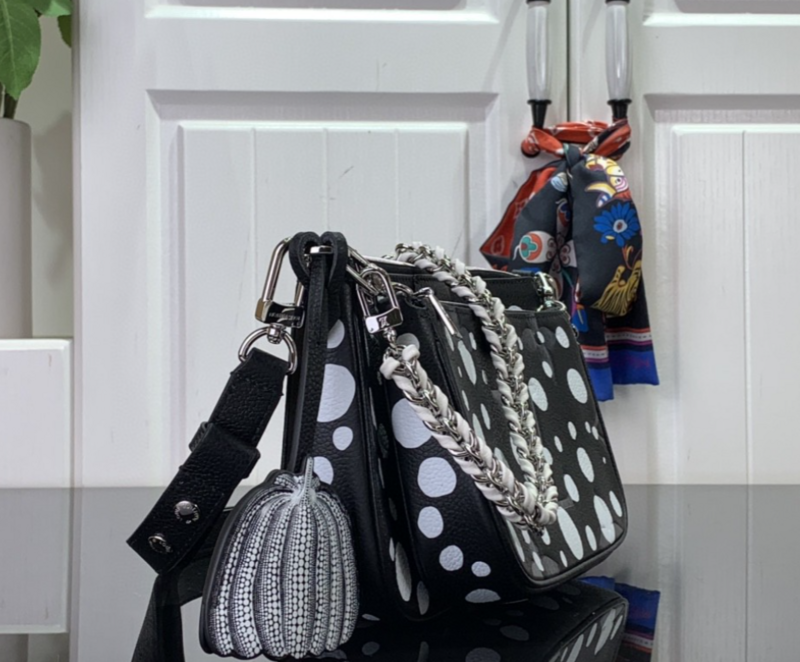 SAMC - LOV Bags - 1368