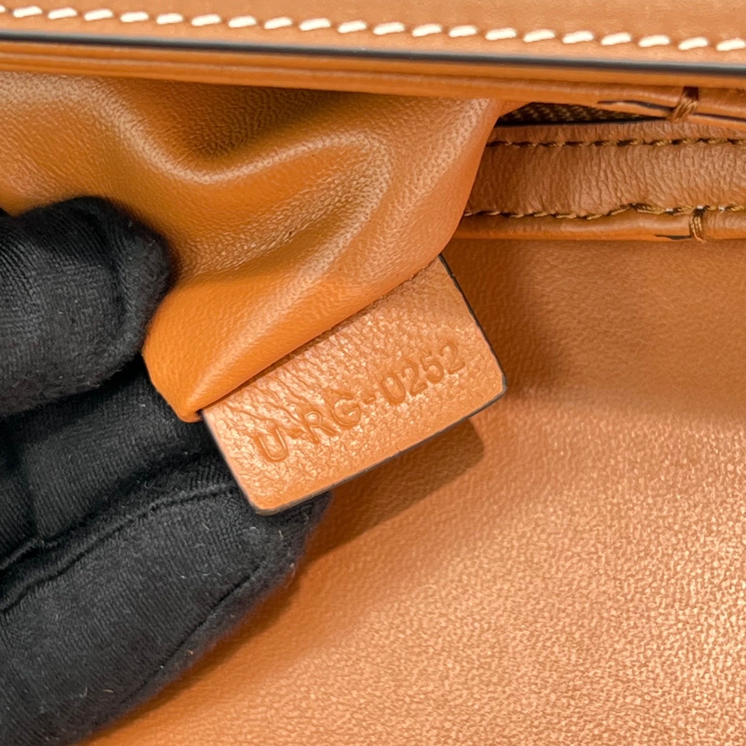 GLAMI Classique Cuir Triomphe Bag Tan For Women 9in/22cm 199223BFN.04LU