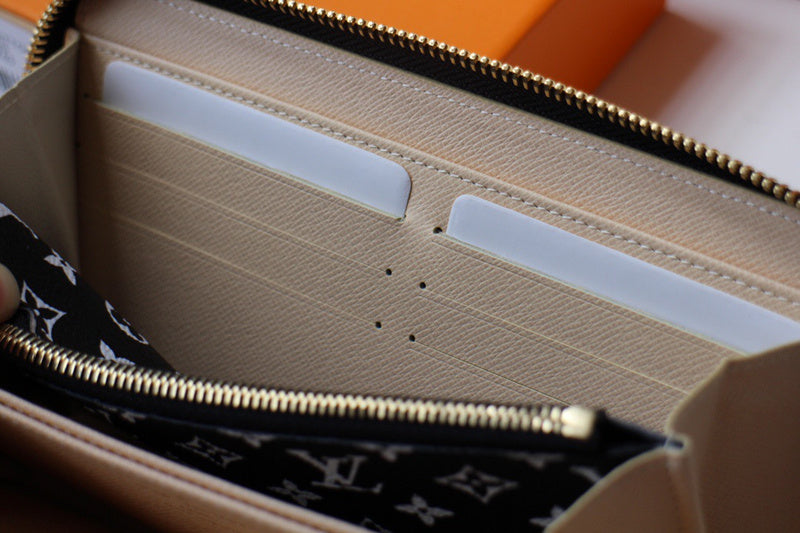 LOV2 Bags - Luxurious Bags  1599