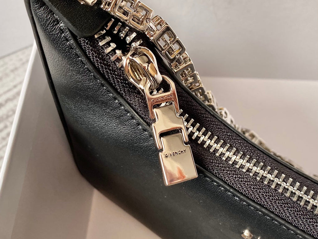 gv Small Moon Cut Out Bag Black For Women, Handbags, Shoulder Bags 9.8in/25cm GVC GLAMI50LGB1A4-001