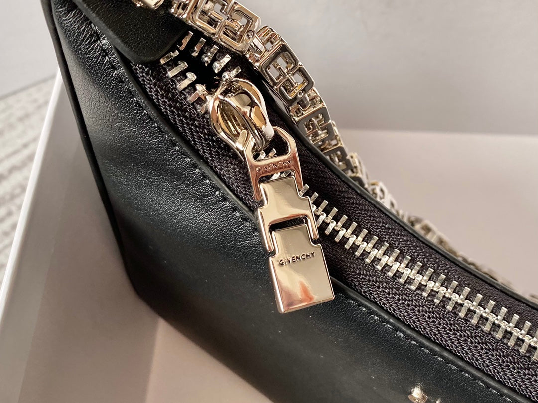 gv Small Moon Cut Out Bag Black For Women, Handbags, Shoulder Bags 9.8in/25cm GVC GLAMI50LGB1A4-001
