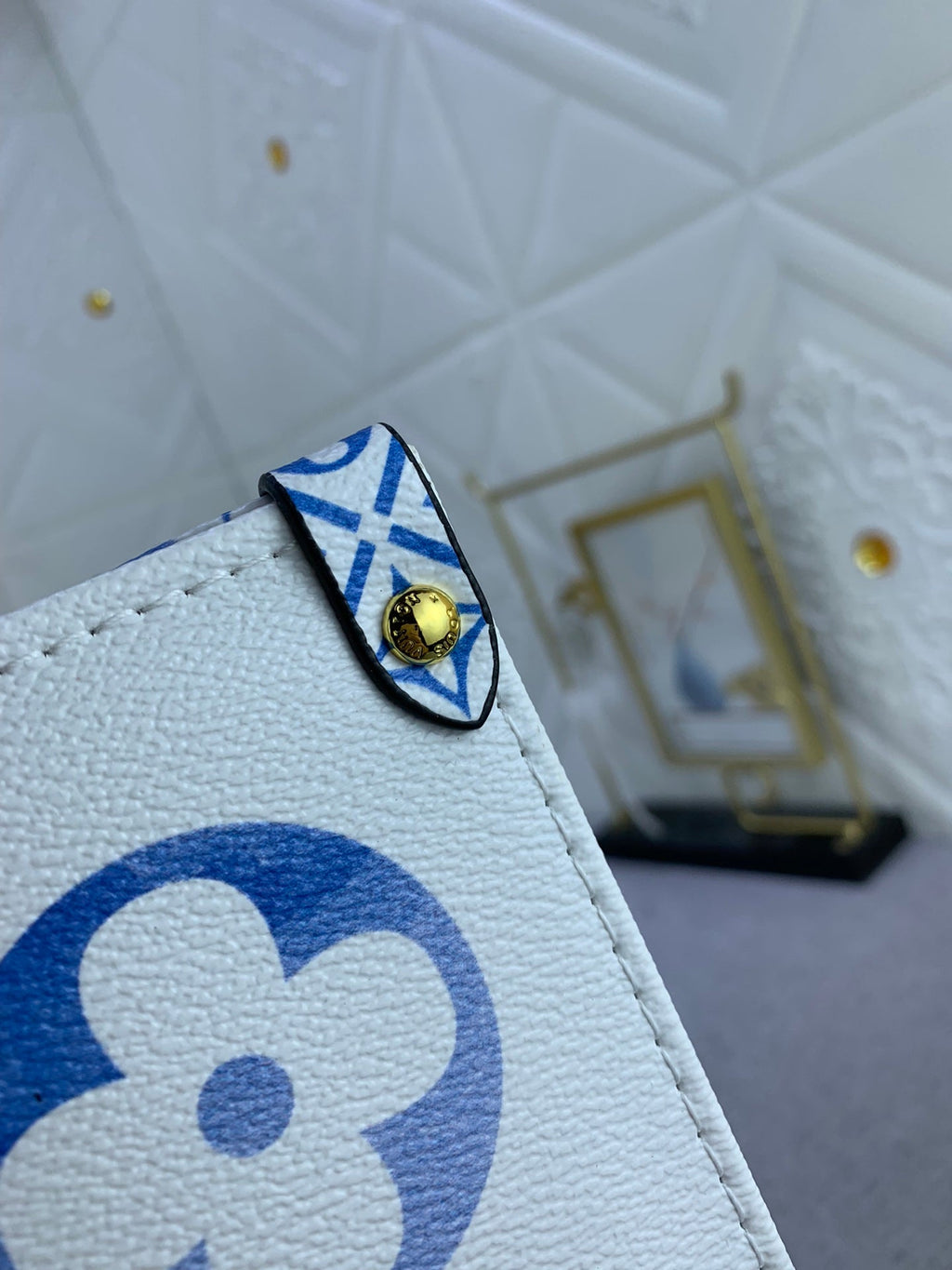 EN - Luxury Bags LUV 819
