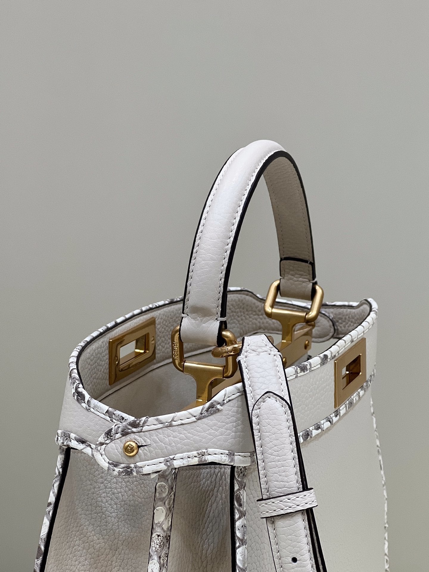 FI GlamI ISeeU MeGLAMIum Ivory For Women, Handbags, Shoulder Bags 13.1in/33.5cm FF