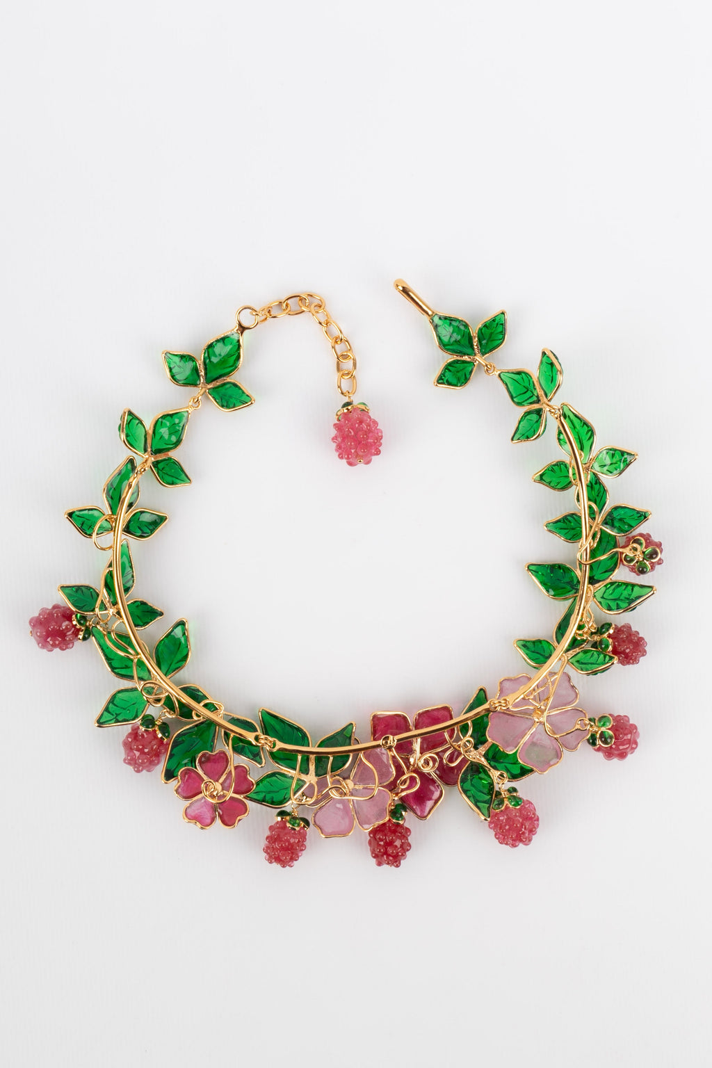 Collier Augustine