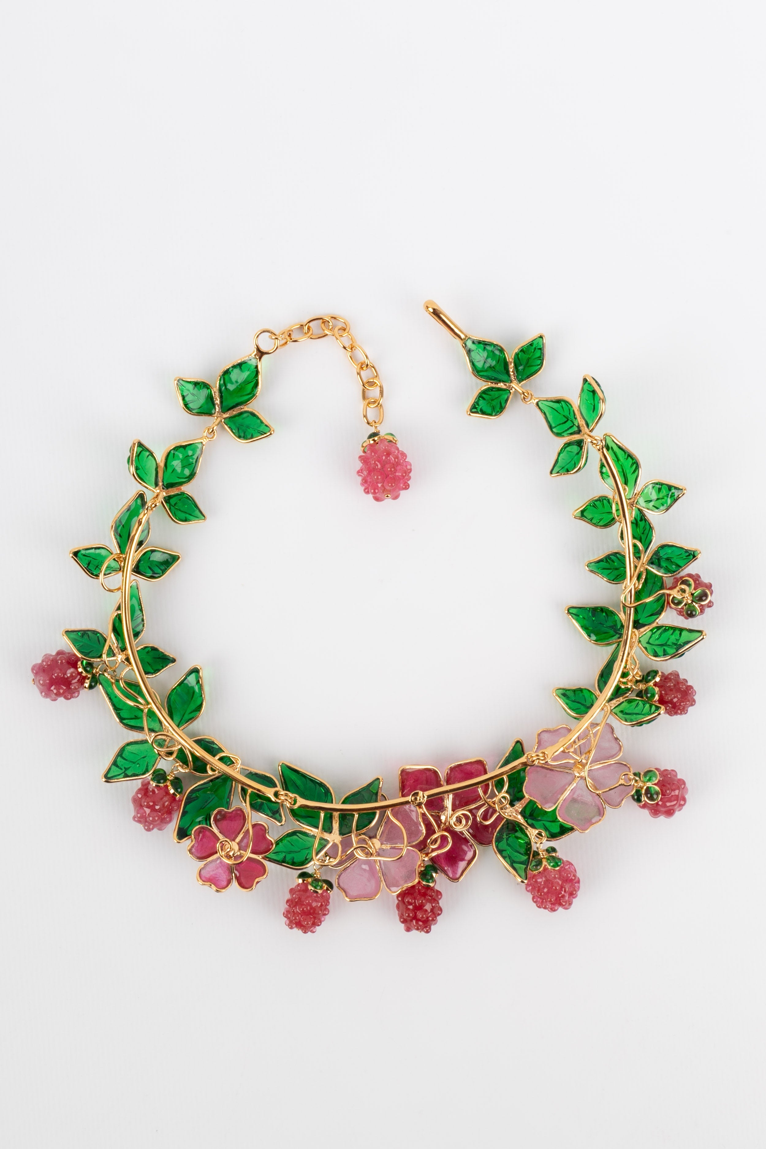 Collier Augustine