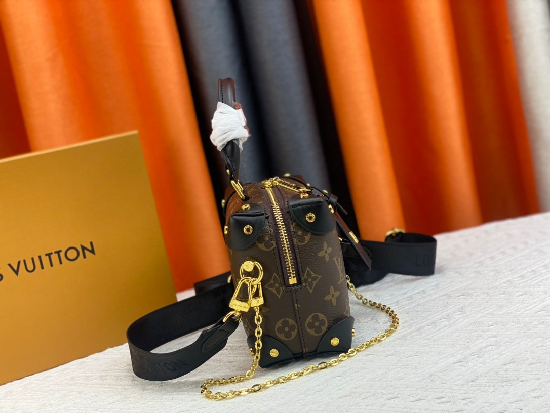 EN - New Arrival Bags LUV 662