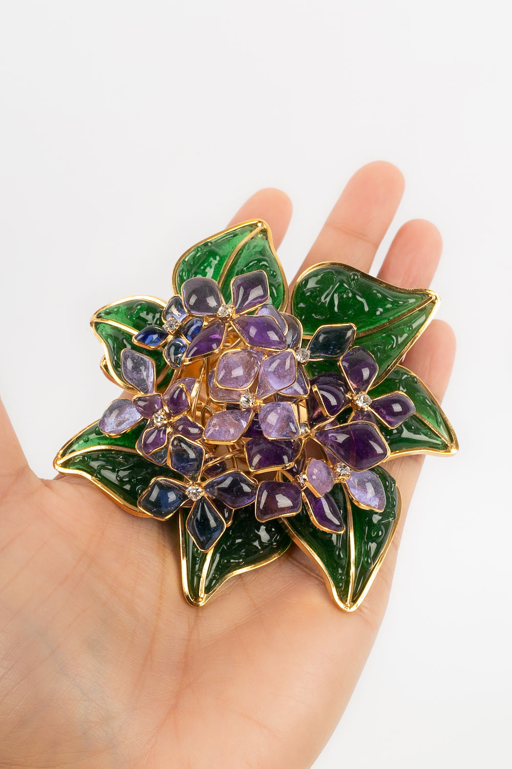 Broche Augustine