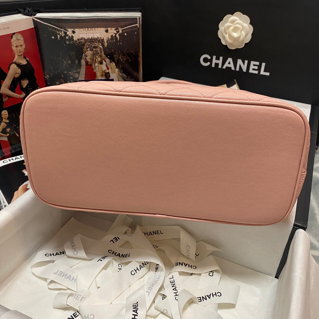CHLMedallion Tote Gold Hardware Caviar PiNike For Women, Women’s Handbags, Shoulder Bags 15.6in/32cm 