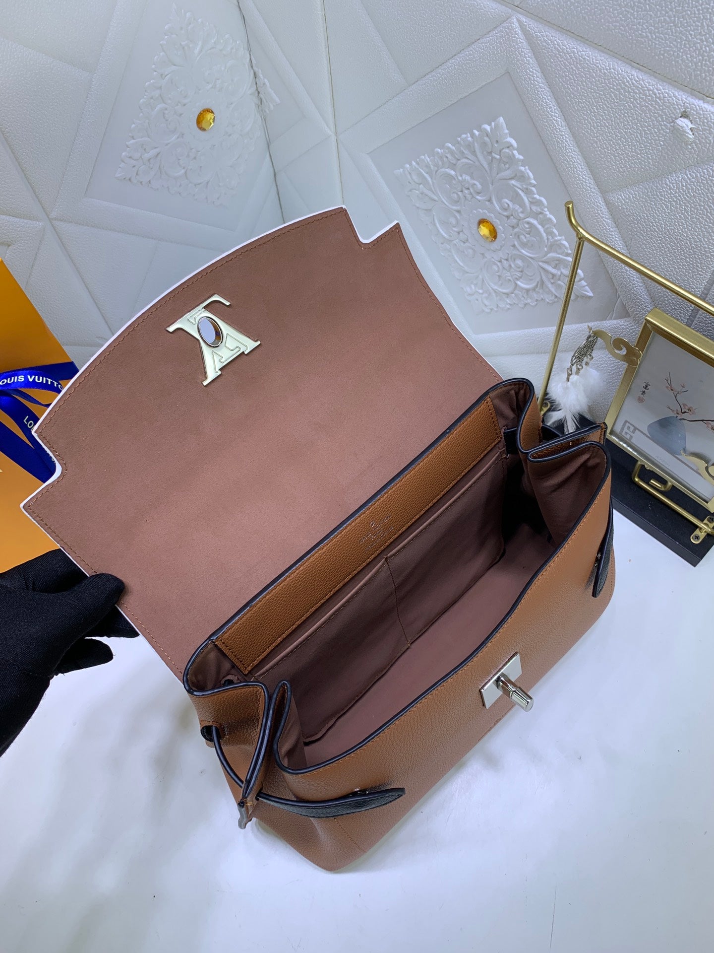 EN - Luxury Bags LUV 746