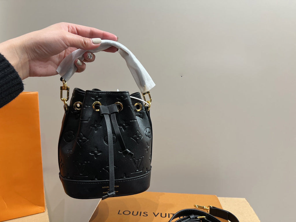 EN - Luxury Bags LUV 755