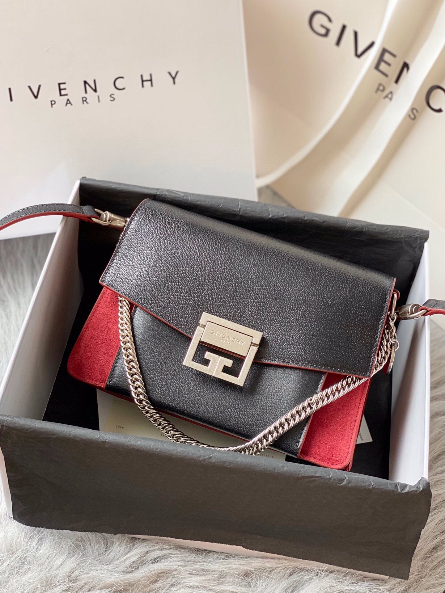 gv GV3 Bag Black/ Red For Women, Handbags, Shoulder Bags 11.4in/29cm GVC