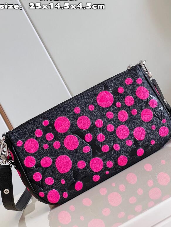 SAMC - LOV Bags - 1213