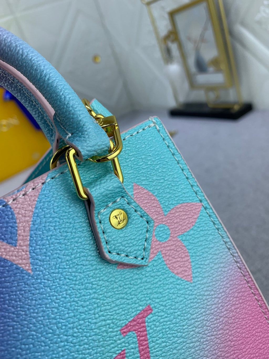 EN - Luxury Bags LUV 824
